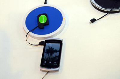 无线充电联盟携超过70款Qi产品亮相2012通信展 - 产业和信息化 - 赛迪网